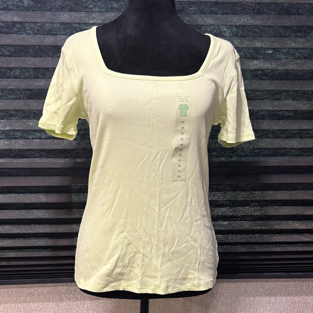 dip women’s bright green square neck ribbed short sleeve tee SZ Medium NWT